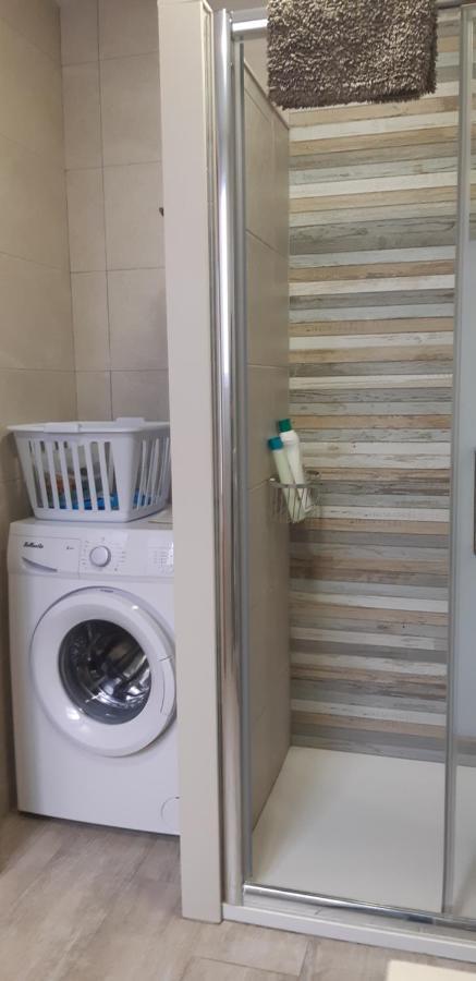 Casa 6-7 Personas, Aire Acondicionado Y Wifi Villa Ador Ngoại thất bức ảnh